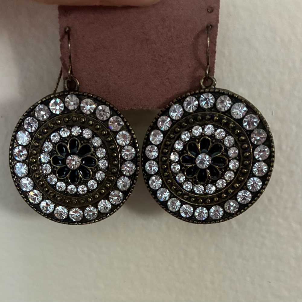 Earrings - Picture 2 of 4